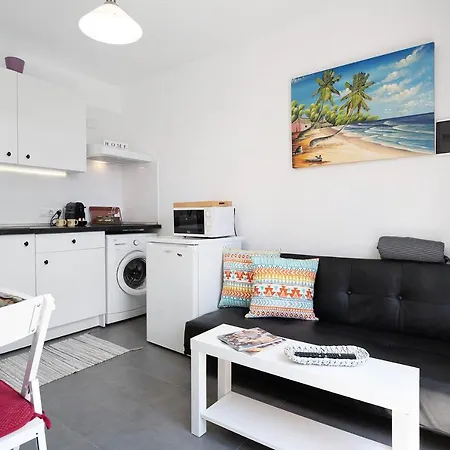 Rosales Daire Playa Blanca